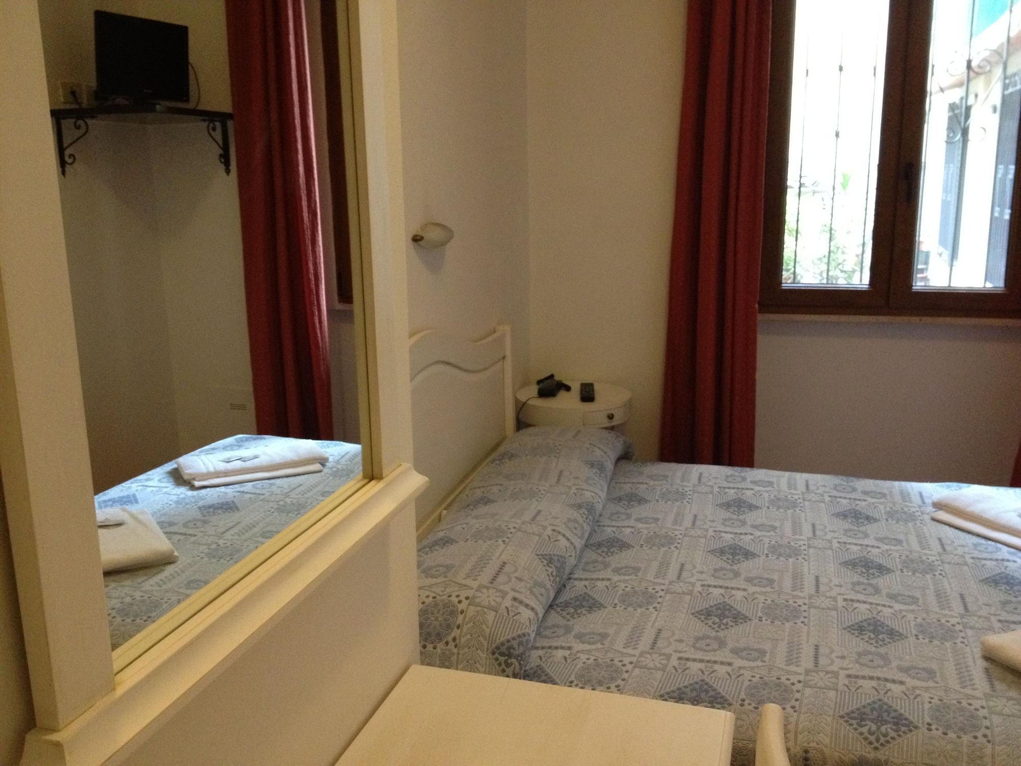 Albergo Sonia Φλωρεντία Εξωτερικό φωτογραφία